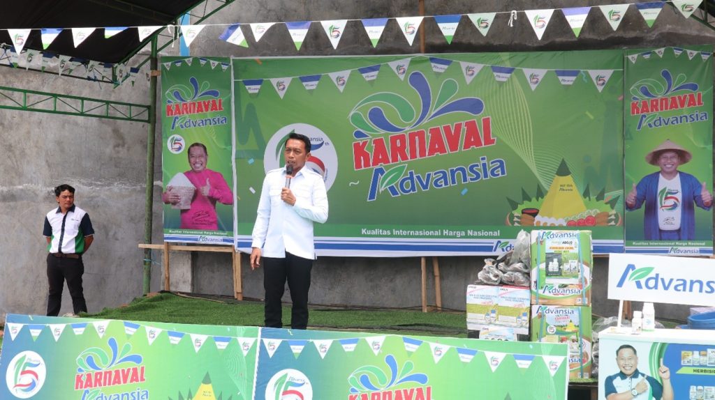 Foto:  Syaharuddin Alrif, Bupati Sidrap memberikan apresiasi kepada Advansia.