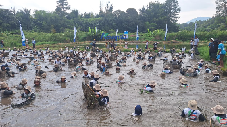 Karnaval Advansia Indotani ke-15 di Simalungun - Tradisi Mandurung Ikan