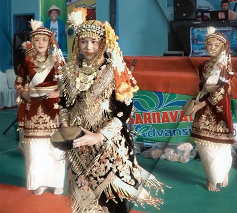 Karnaval Advansia di Kaki Gunung Kerinci - Tarian tradisional