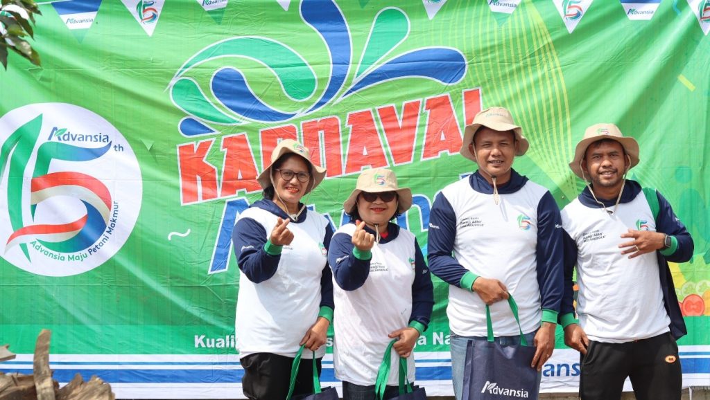 Karnaval Advansia - Desa Bukit bersama petani tomat dan kentang foto