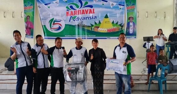 Horas! Ratusan Petani Sergai Manortor di Karnaval Advansia