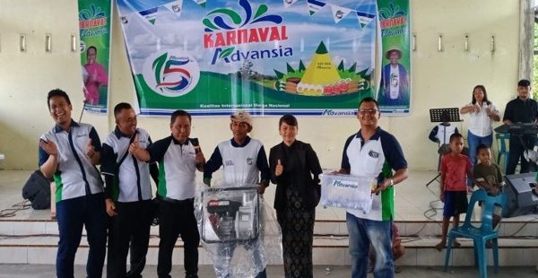 Horas! Ratusan Petani Sergai Manortor di Karnaval Advansia